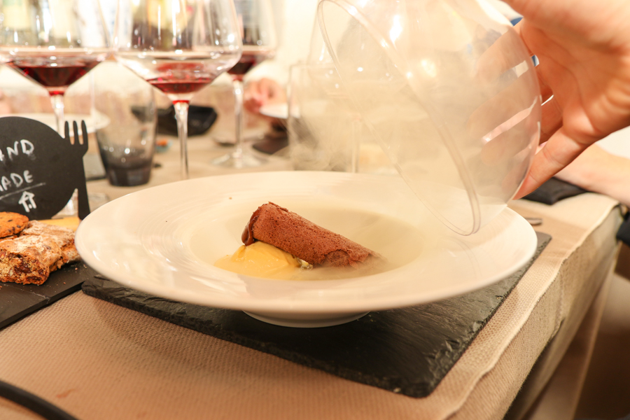 Cigar smoked dessert at Le Logge del Vignola, Montepulciano :  : Christopher Davies Photography